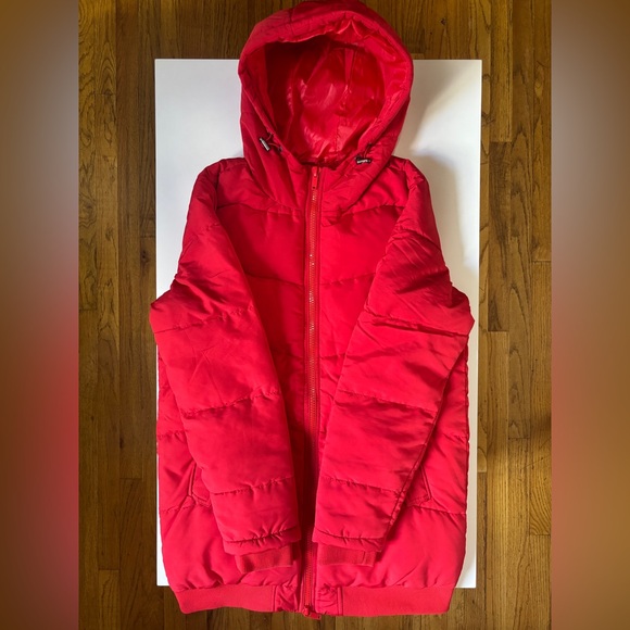 NWOT ONLY Red warm zip-up puffer jacket with a hood M - Picture 10 of 10